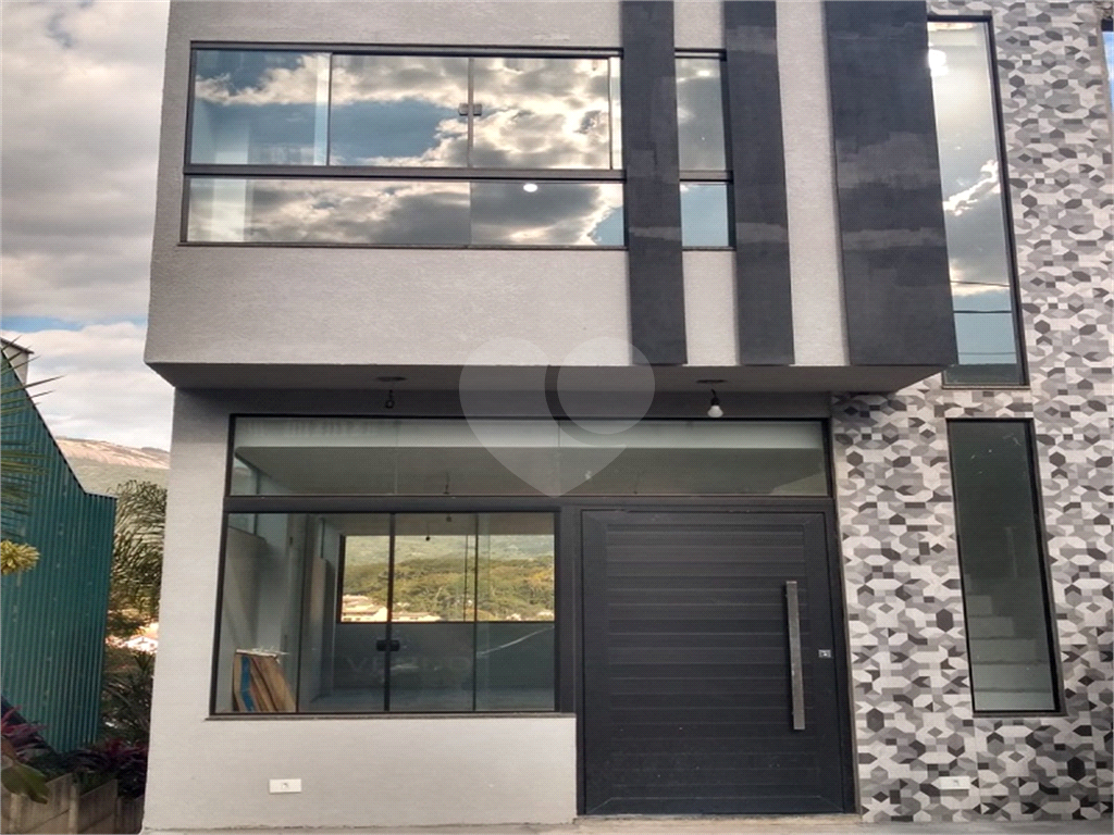 Sobrado à venda com 2 quartos, 210m² - Foto 2