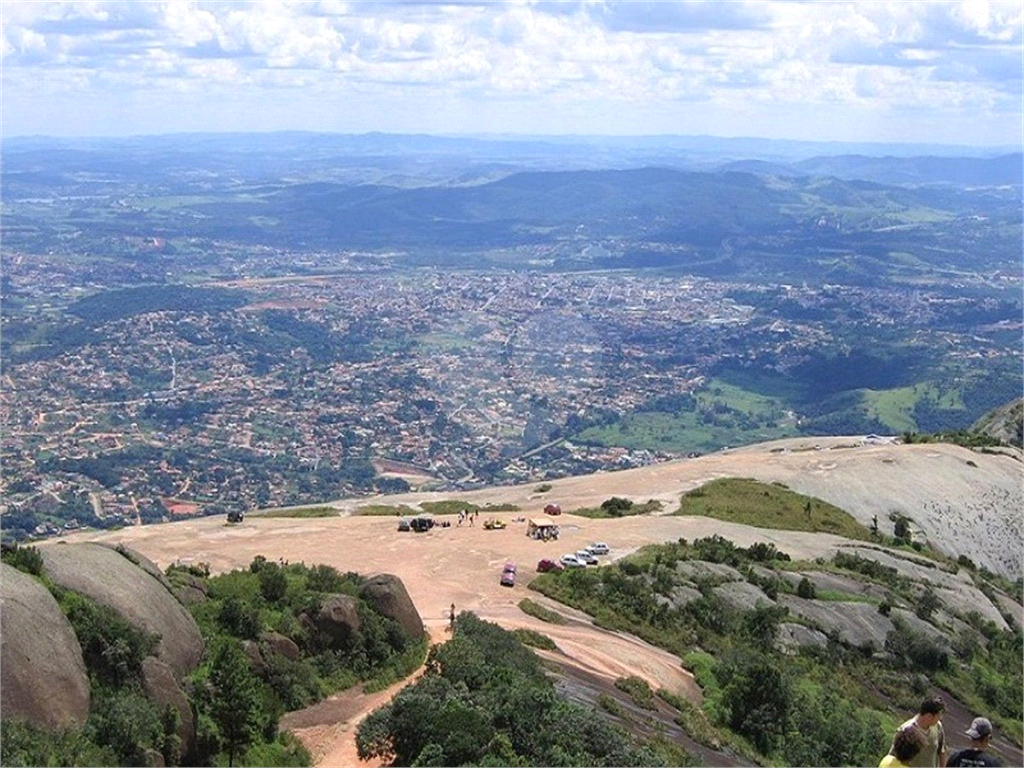 Sobrado à venda com 2 quartos, 210m² - Foto 14