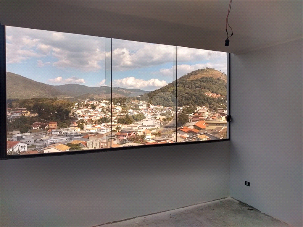 Sobrado à venda com 2 quartos, 210m² - Foto 3