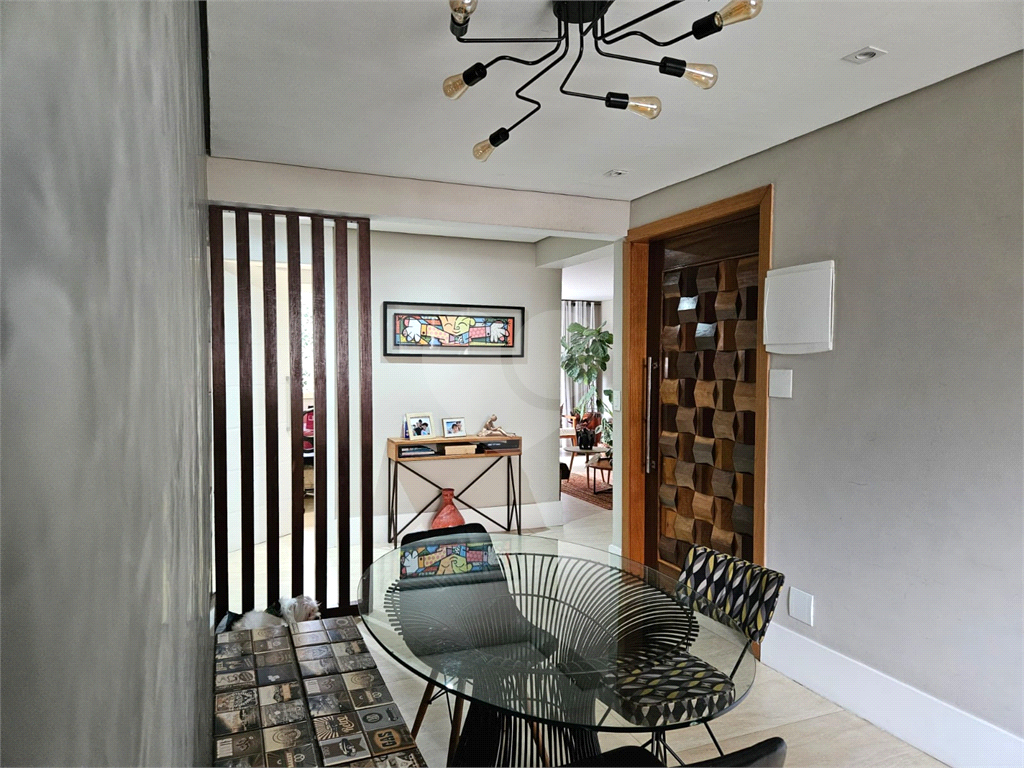 APARTAMENTO em MORUMBI