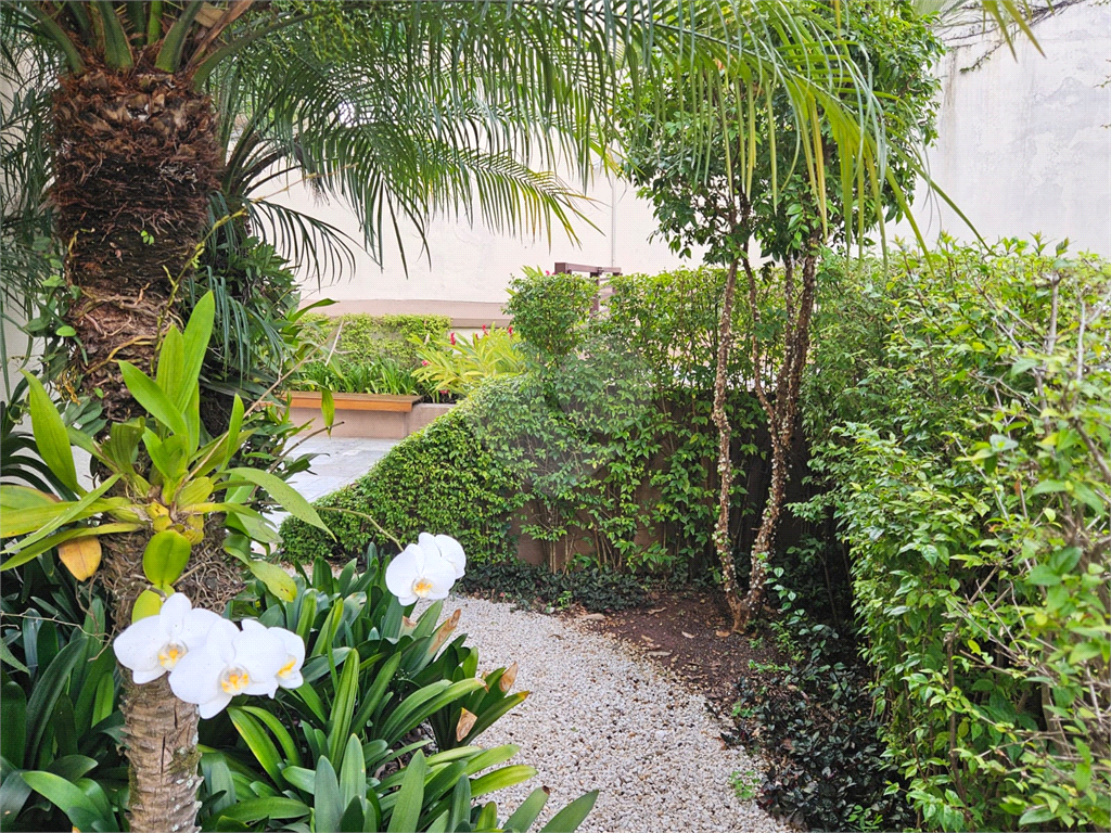 APARTAMENTO em MORUMBI