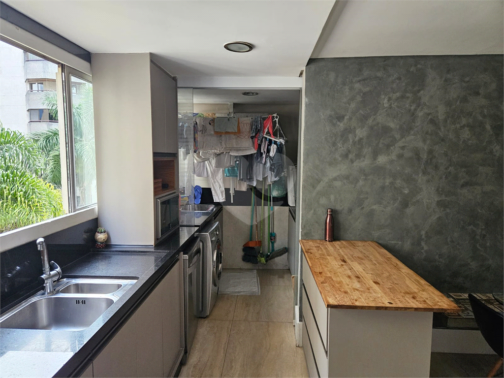 APARTAMENTO em MORUMBI