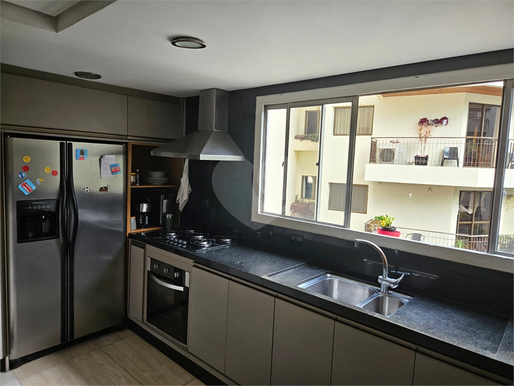 APARTAMENTO em MORUMBI