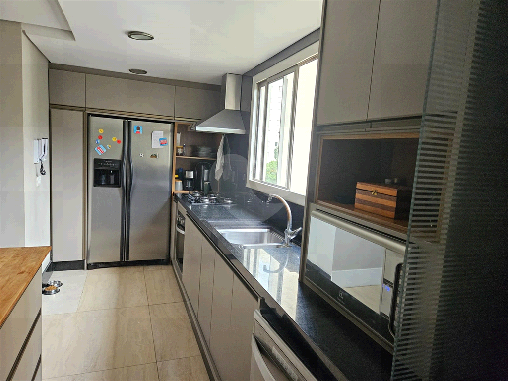 APARTAMENTO em MORUMBI