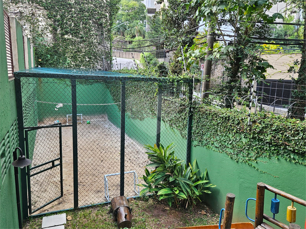 APARTAMENTO em MORUMBI
