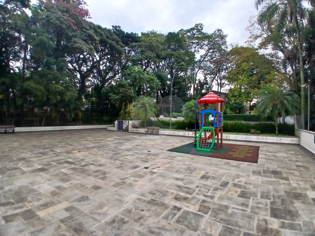 Apartamento com Linda Vista da Serra da Cantareira em Condomínio Completo