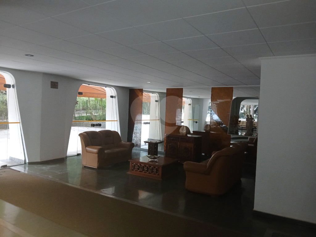 Apartamento com Linda Vista da Serra da Cantareira em Condomínio Completo