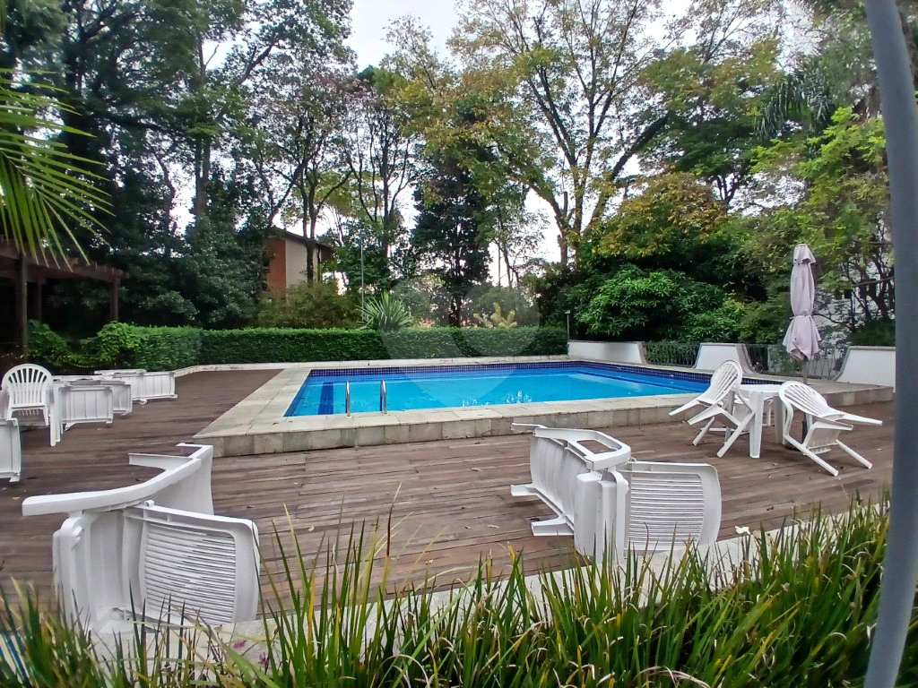 Apartamento com Linda Vista da Serra da Cantareira em Condomínio Completo