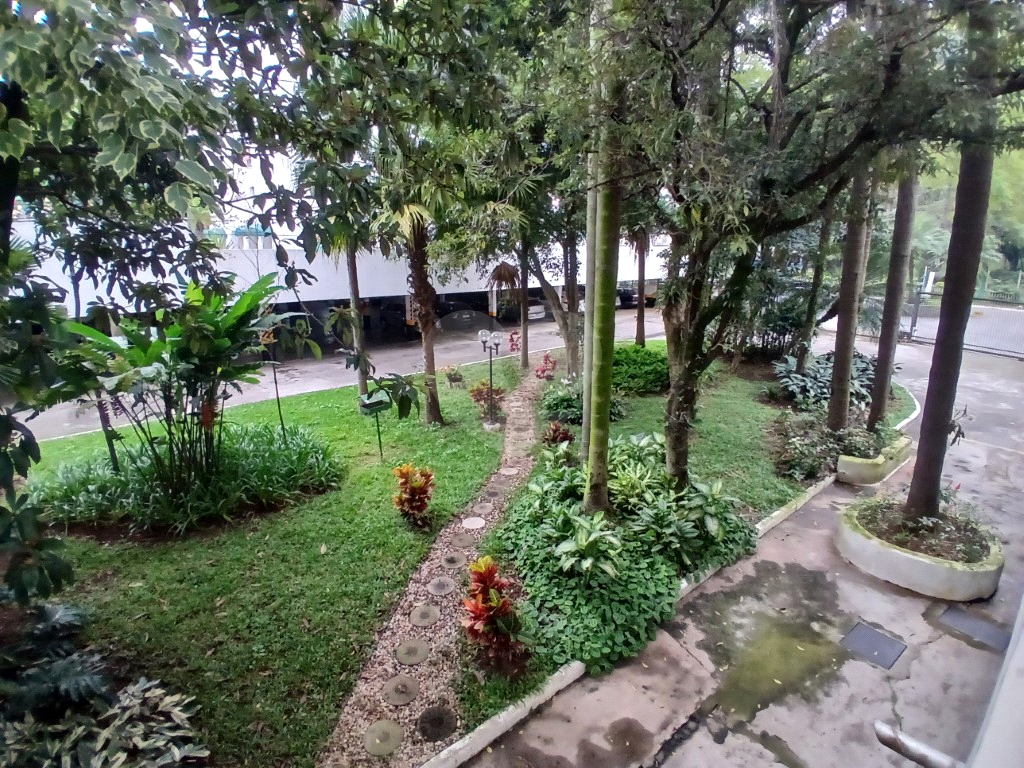 Apartamento com Linda Vista da Serra da Cantareira em Condomínio Completo