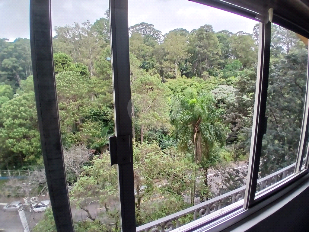 Apartamento com Linda Vista da Serra da Cantareira em Condomínio Completo