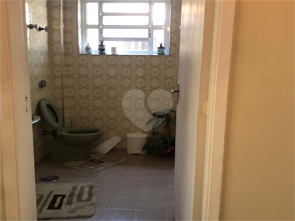 Sobrado p/Moradia ou empresa, amplas dependências 3 dorm.3 banh. 2 salas. Coz. Edicula, Quintal, etc