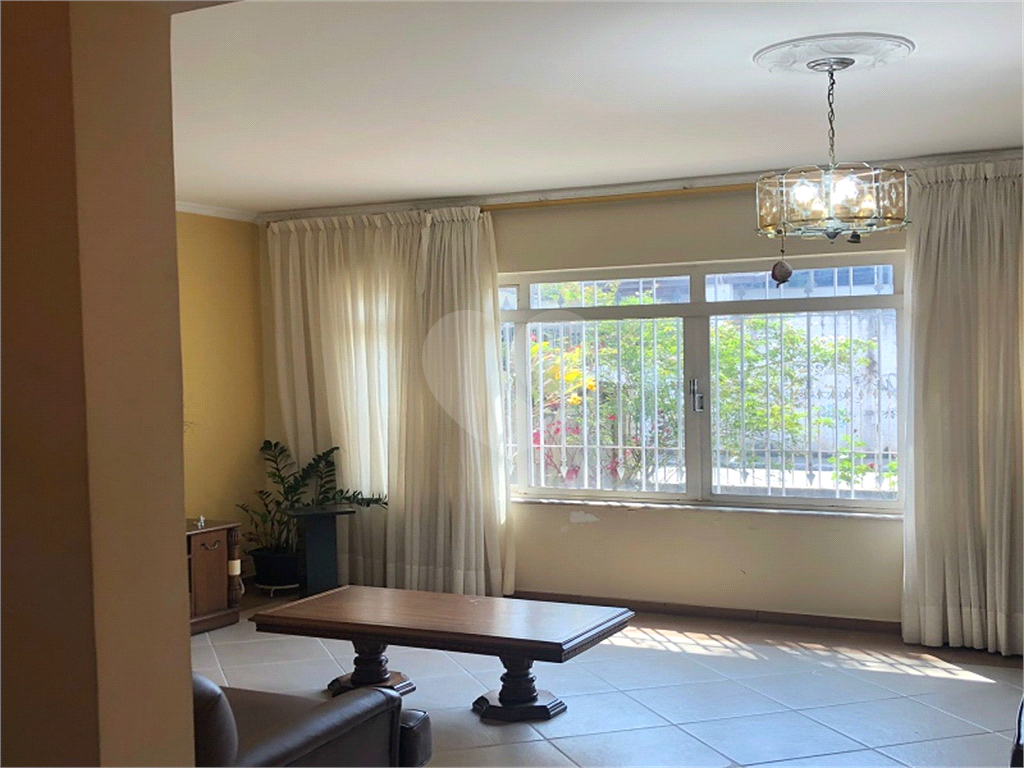 Sobrado p/Moradia ou empresa, amplas dependências 3 dorm.3 banh. 2 salas. Coz. Edicula, Quintal, etc