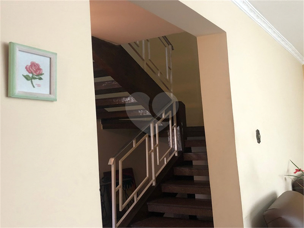 Sobrado p/Moradia ou empresa, amplas dependências 3 dorm.3 banh. 2 salas. Coz. Edicula, Quintal, etc