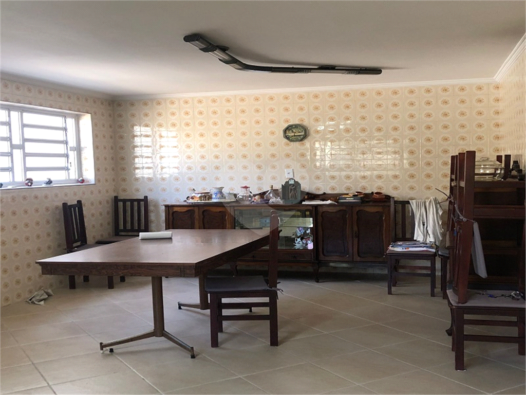 Sobrado p/Moradia ou empresa, amplas dependências 3 dorm.3 banh. 2 salas. Coz. Edicula, Quintal, etc