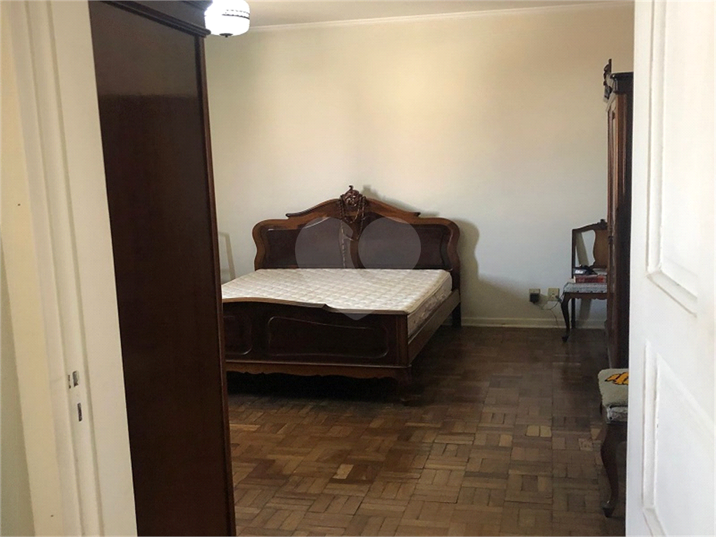 Sobrado p/Moradia ou empresa, amplas dependências 3 dorm.3 banh. 2 salas. Coz. Edicula, Quintal, etc