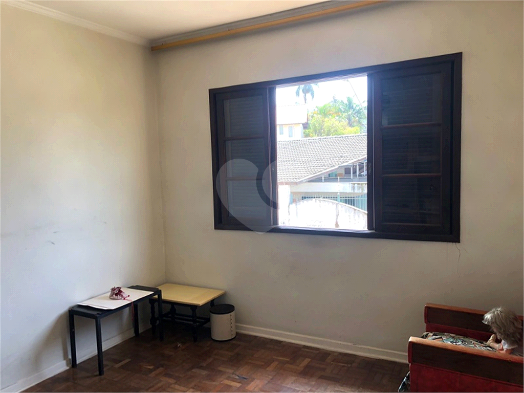 Sobrado p/Moradia ou empresa, amplas dependências 3 dorm.3 banh. 2 salas. Coz. Edicula, Quintal, etc