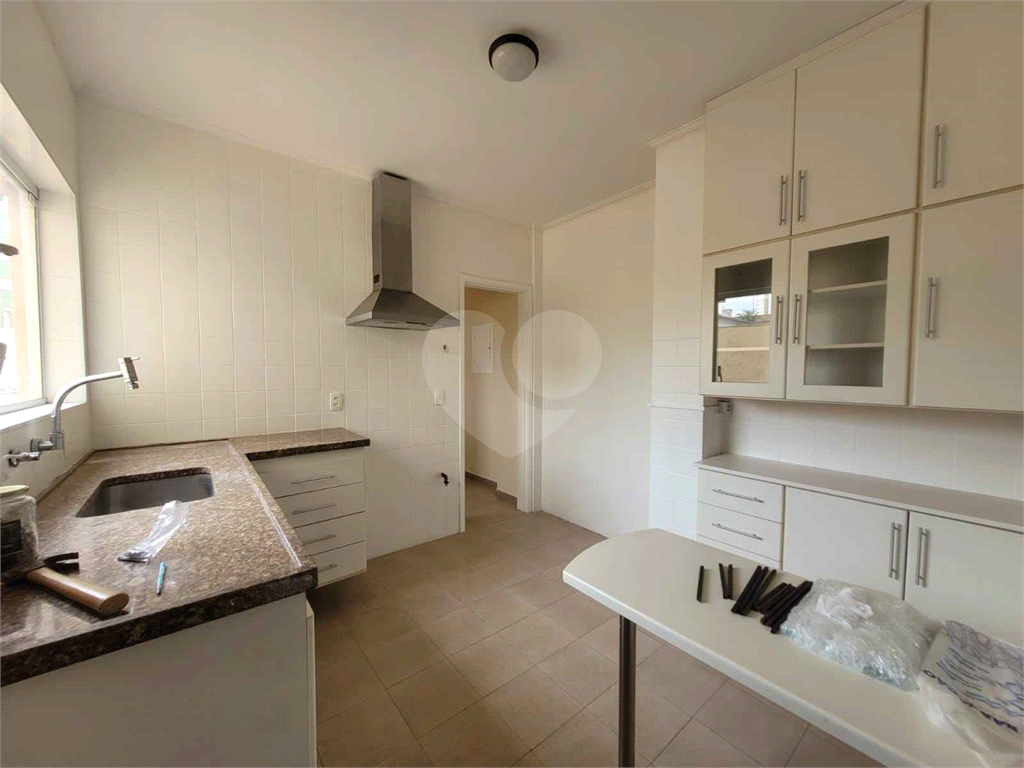 Apartamento para alugar com 4 quartos, 147m² - Foto 2