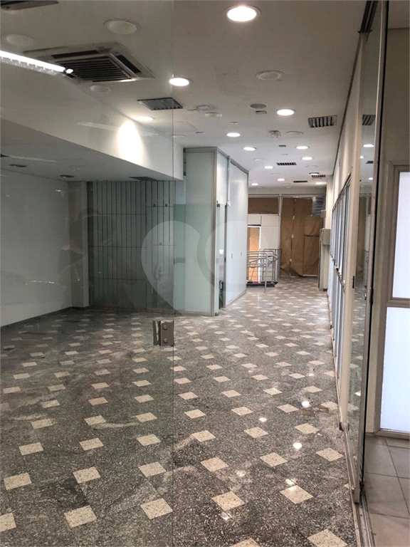 Prédio Inteiro à venda e aluguel, 739m² - Foto 1