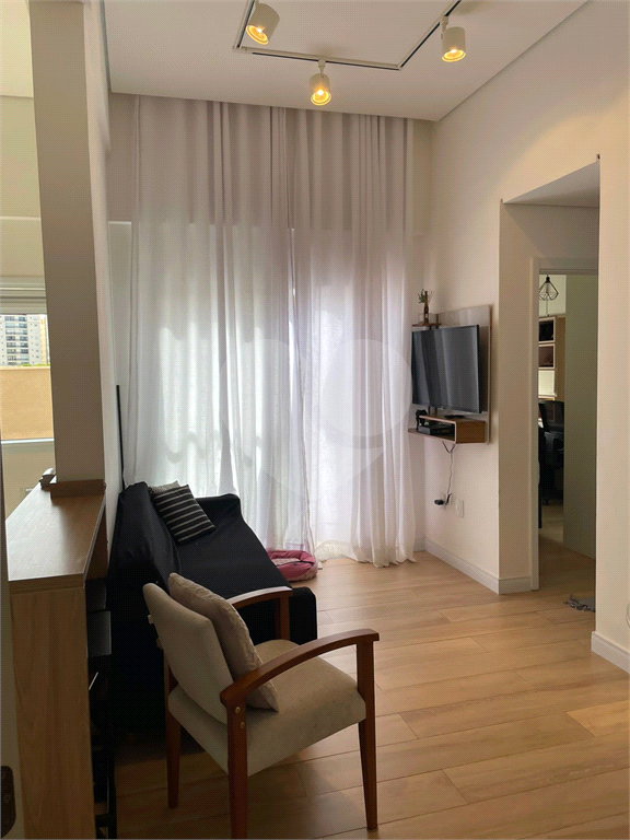 Apartamento à venda com 2 quartos, 42m² - Foto 4