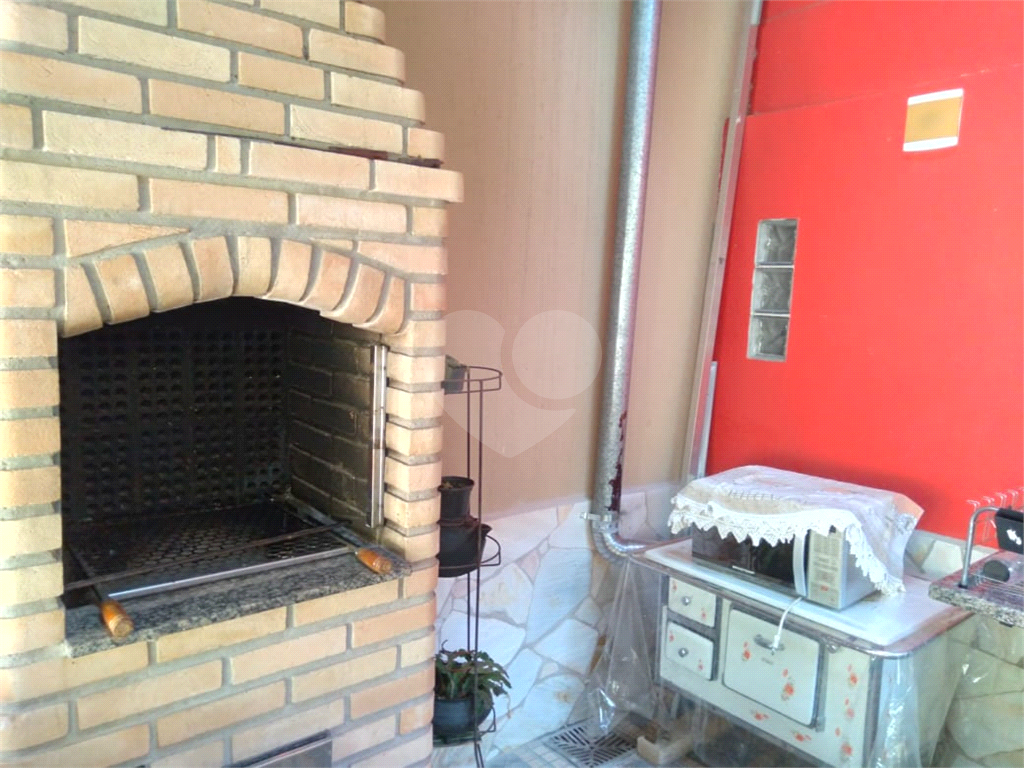 Casa à venda com 2 quartos, 250m² - Foto 4