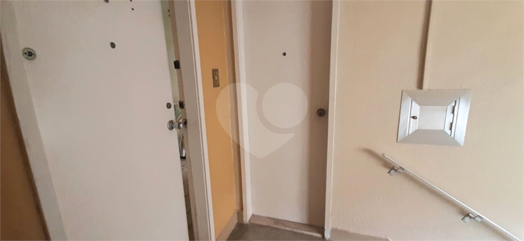 Apartamento à venda com 2 quartos, 64m² - Foto 23