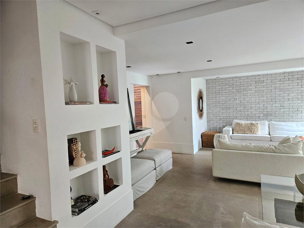 Excelente Casa em Condomínio no Planalto Paulista.