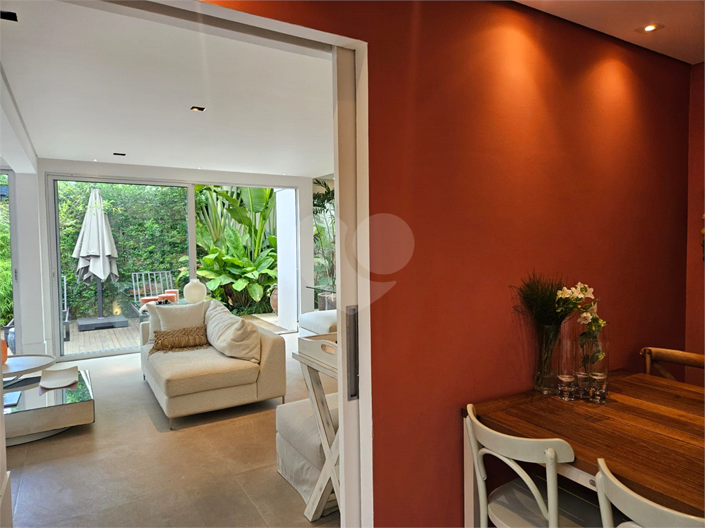 Excelente Casa em Condomínio no Planalto Paulista.