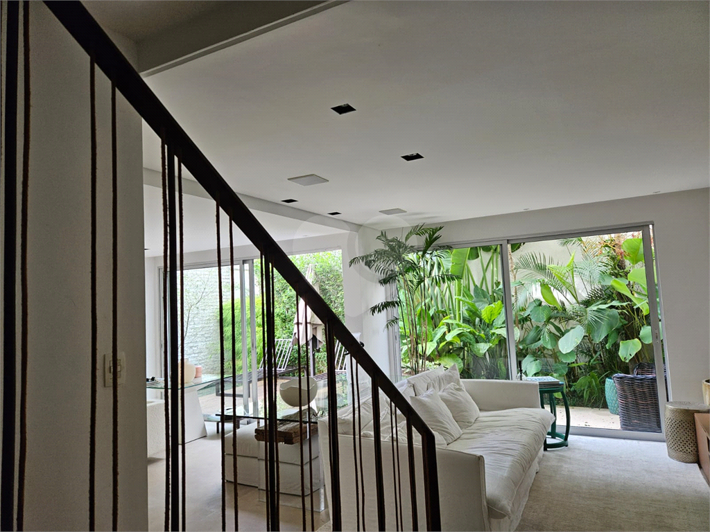 Excelente Casa em Condomínio no Planalto Paulista.