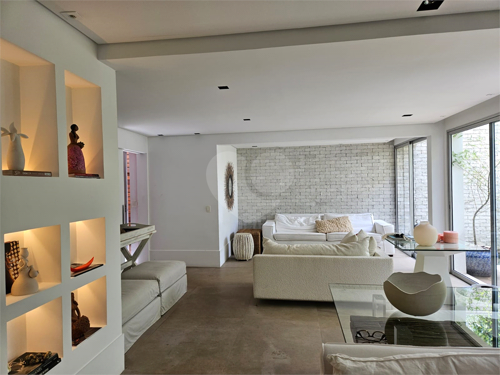 Excelente Casa em Condomínio no Planalto Paulista.