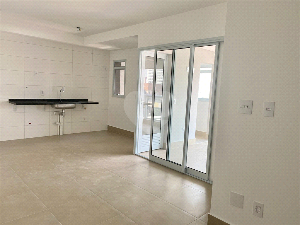 APARTAMENTO em TATUAPÉ