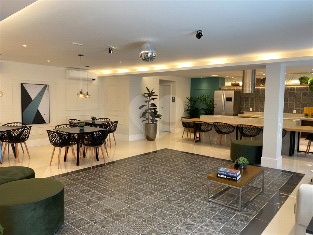 APARTAMENTO em TATUAPÉ