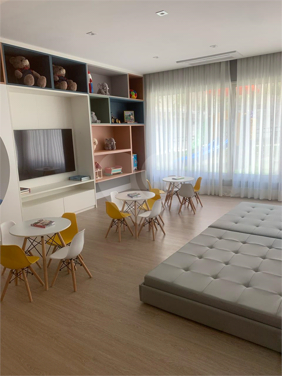 APARTAMENTO em SANTANA