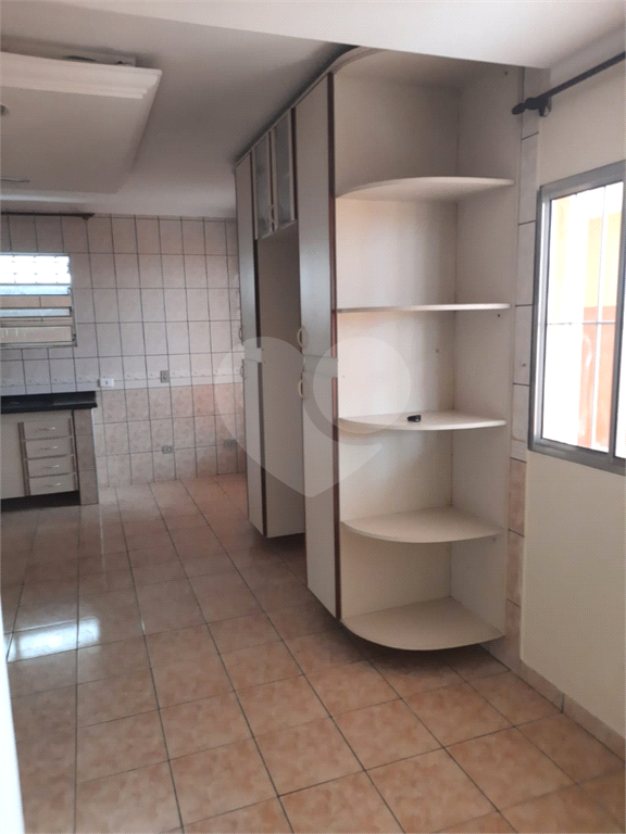 Sobrado à venda com 3 quartos, 225m² - Foto 4