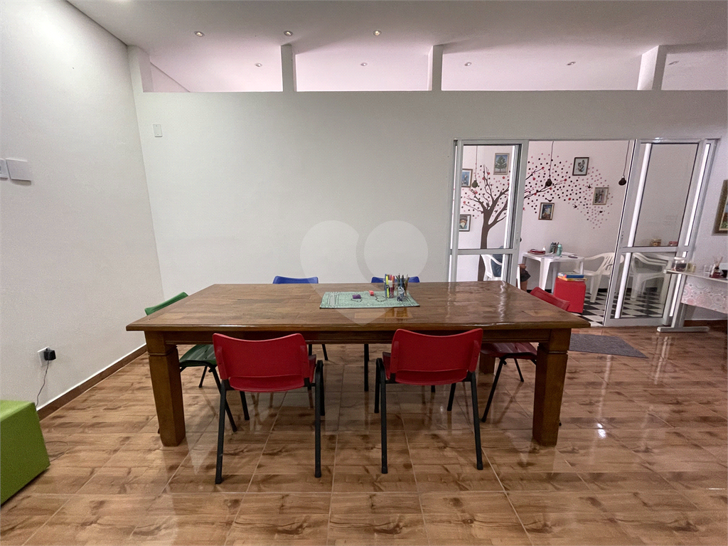 Casa à venda com 5 quartos, 209m² - Foto 10