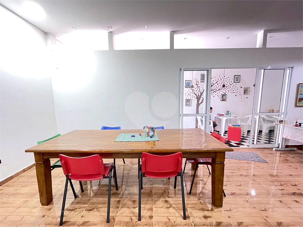 Casa à venda com 5 quartos, 209m² - Foto 1