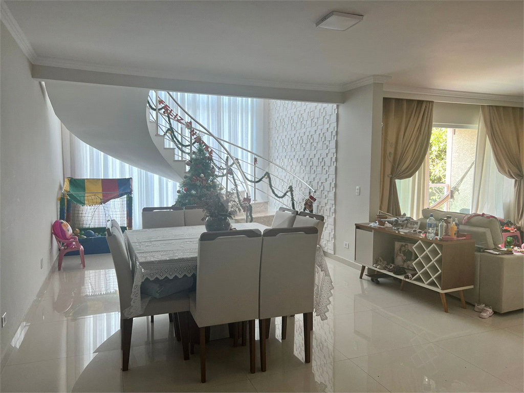 Terreno à venda com 3 quartos, 303m² - Foto 1