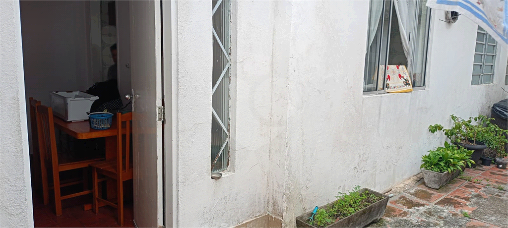 Imóvel para Investidor, Terreno com 382 m2, com 02 casas em rua tranquila