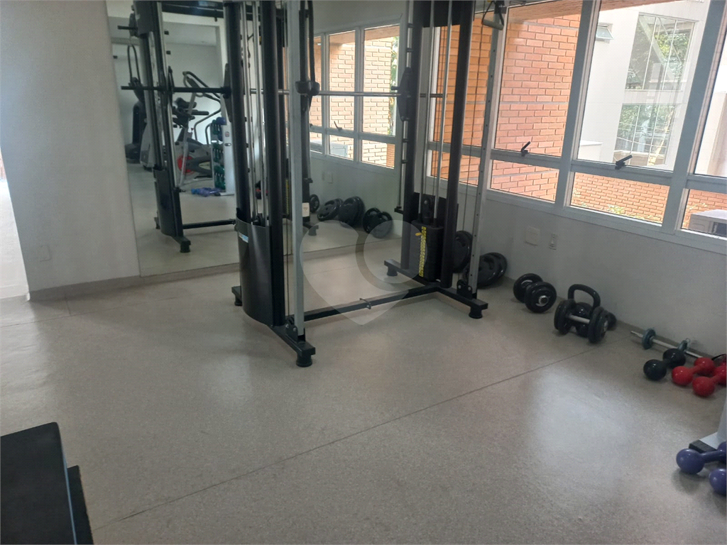 Apartamento a venda em Moema 