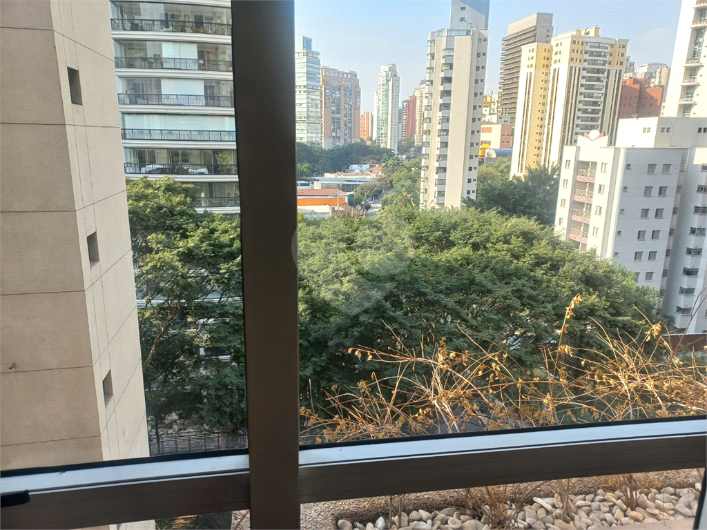 Apartamento a venda em Moema 
