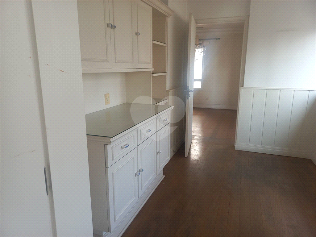 Apartamento a venda em Moema 