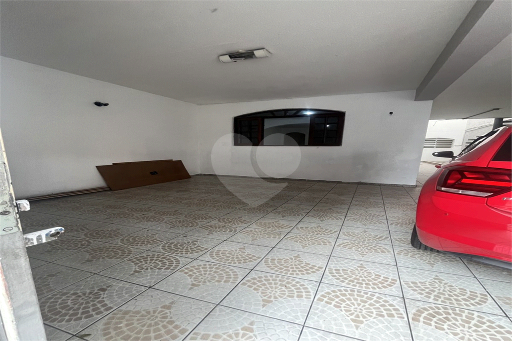 Sobrado residencial e comercial, com 3 vagas no Jardim Fontalis
