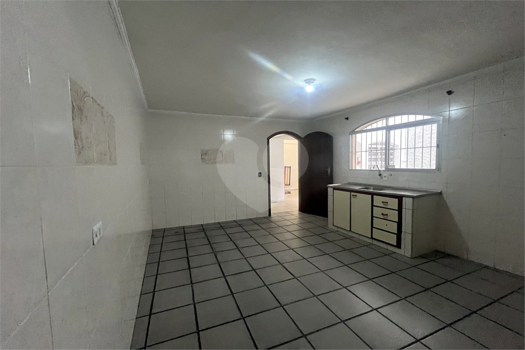 Sobrado residencial e comercial, com 3 vagas no Jardim Fontalis