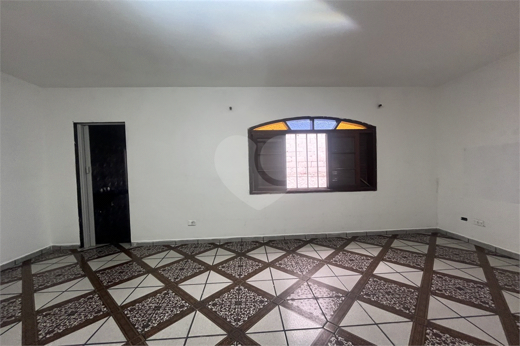 Sobrado residencial e comercial, com 3 vagas no Jardim Fontalis