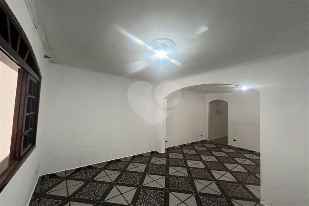 Sobrado residencial e comercial, com 3 vagas no Jardim Fontalis