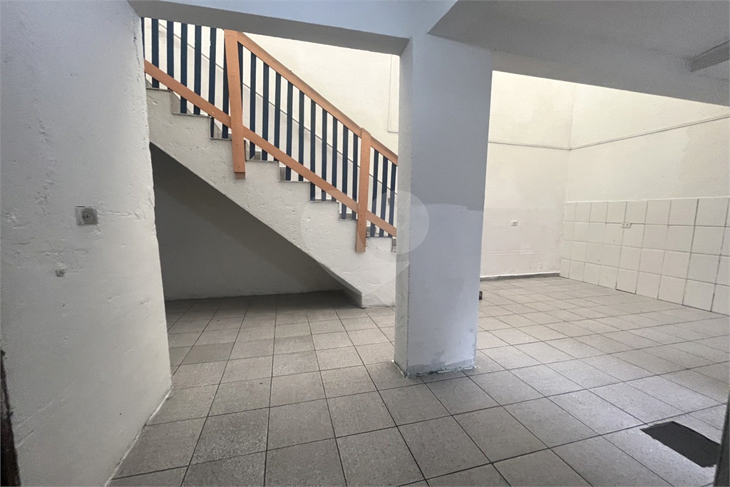 Sobrado residencial e comercial, com 3 vagas no Jardim Fontalis