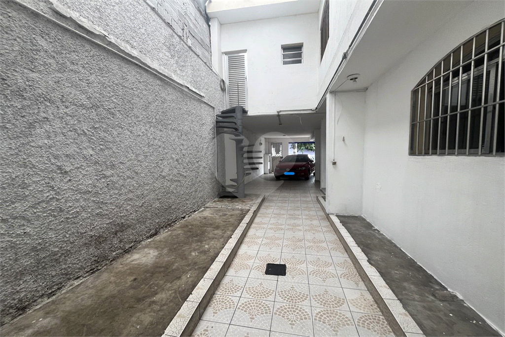 Sobrado residencial e comercial, com 3 vagas no Jardim Fontalis