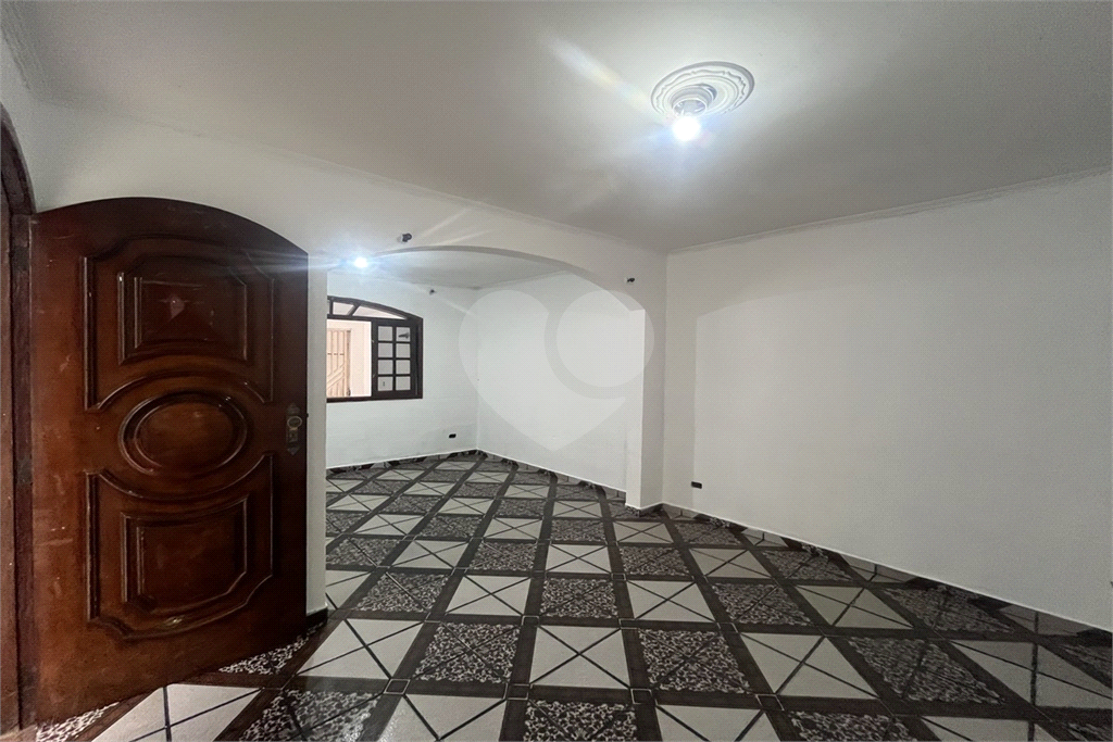 Sobrado residencial e comercial, com 3 vagas no Jardim Fontalis