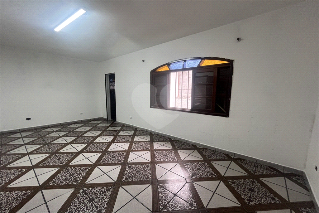 Sobrado residencial e comercial, com 3 vagas no Jardim Fontalis
