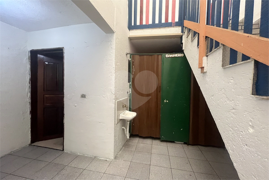 Sobrado residencial e comercial, com 3 vagas no Jardim Fontalis