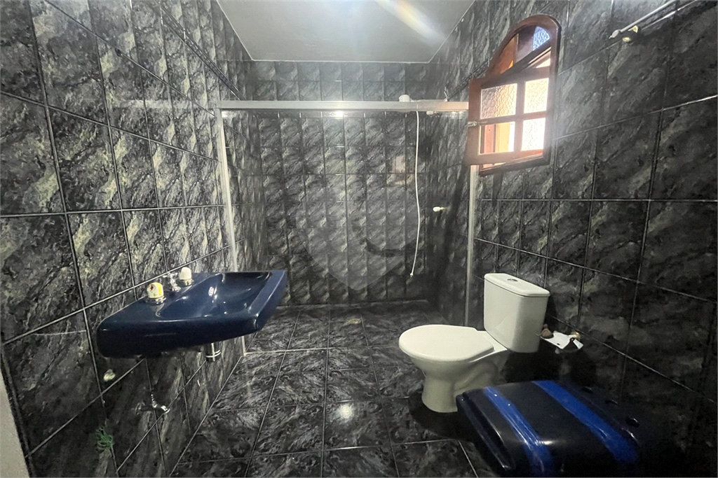 Sobrado residencial e comercial, com 3 vagas no Jardim Fontalis